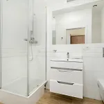 Jasne Studia Very Berry W Centrum Poznania By Renters *