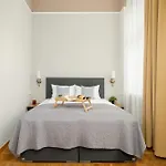 Jasne Studia Very Berry W Centrum Poznania By Renters شقة