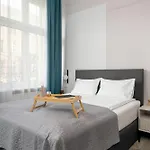 Apartment Jasne Studia Very Berry W Centrum Poznania By Renters