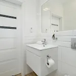 Jasne Studia Very Berry W Centrum Poznania By Renters * Posen