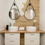 Jasne Studia Very Berry W Centrum Poznania By Renters * Posen