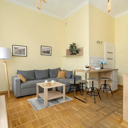 Jasne Studia Very Berry W Centrum Poznania By Renters Apartment *