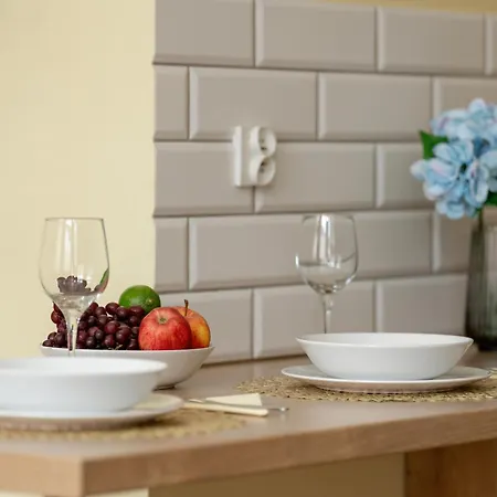 Jasne Studia Very Berry W Centrum Poznania By Renters *