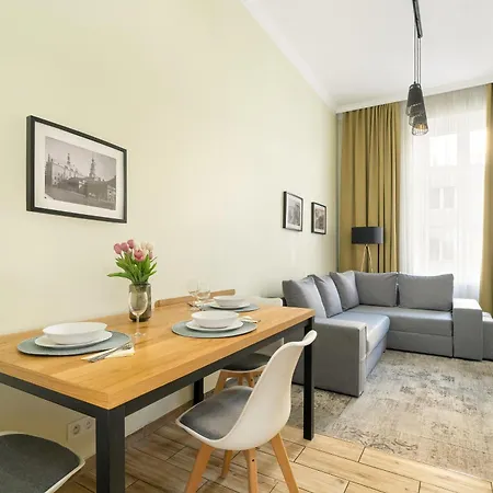 Jasne Studia Very Berry W Centrum Poznania By Renters Apartament