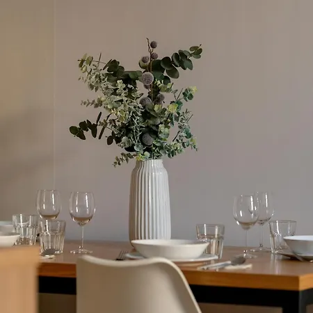 Jasne Studia Very Berry W Centrum Poznania By Renters Apartment *