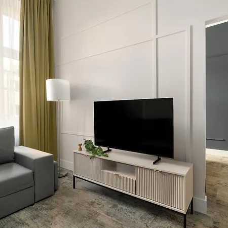 Apartment Jasne Studia Very Berry W Centrum Poznania By Renters