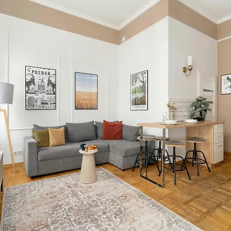 Jasne Studia Very Berry W Centrum Poznania By Renters Apartment