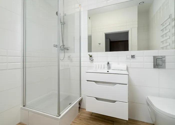 Apartment Jasne Studia Very Berry W Centrum Poznania By Renters Poznan