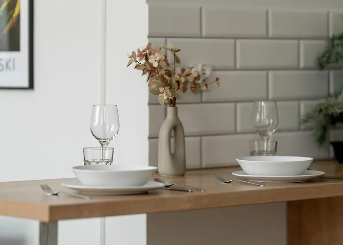 Jasne Studia Very Berry W Centrum Poznania By Renters Poznan