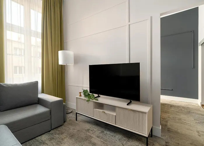 Apartment Jasne Studia Very Berry W Centrum Poznania By Renters