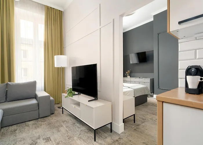 Apartment Jasne Studia Very Berry W Centrum Poznania By Renters *