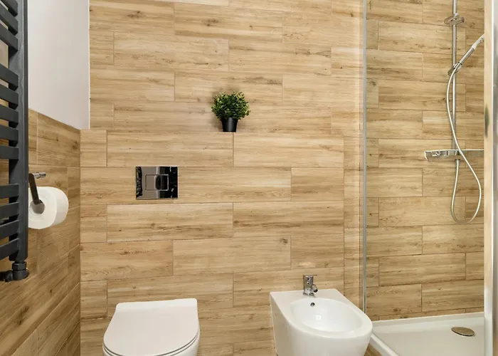 Jasne Studia Very Berry W Centrum Poznania By Renters Apartment