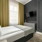 Jasne Studia Very Berry W Centrum Poznania By Renters Appartamento *