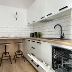 Appartamento Jasne Studia Very Berry W Centrum Poznania By Renters Poznań