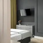 Jasne Studia Very Berry W Centrum Poznania By Renters Appartamento