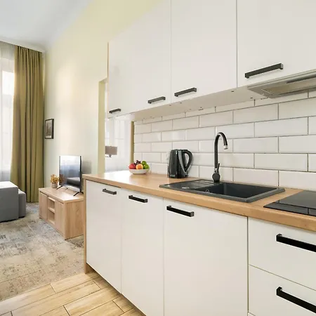 Jasne Studia Very Berry W Centrum Poznania By Renters Apartamento Poznan