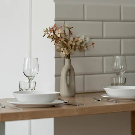 Jasne Studia Very Berry W Centrum Poznania By Renters Познань