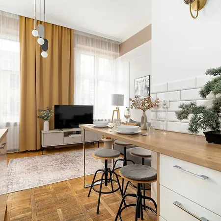 Jasne Studia Very Berry W Centrum Poznania By Renters Apartament
