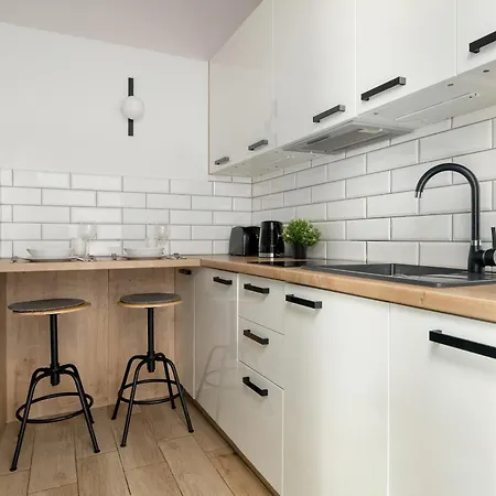 Апартаменты Jasne Studia Very Berry W Centrum Poznania By Renters *