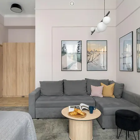 Jasne Studia Very Berry W Centrum Poznania By Renters *