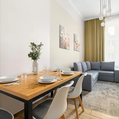 Апартаменты Jasne Studia Very Berry W Centrum Poznania By Renters