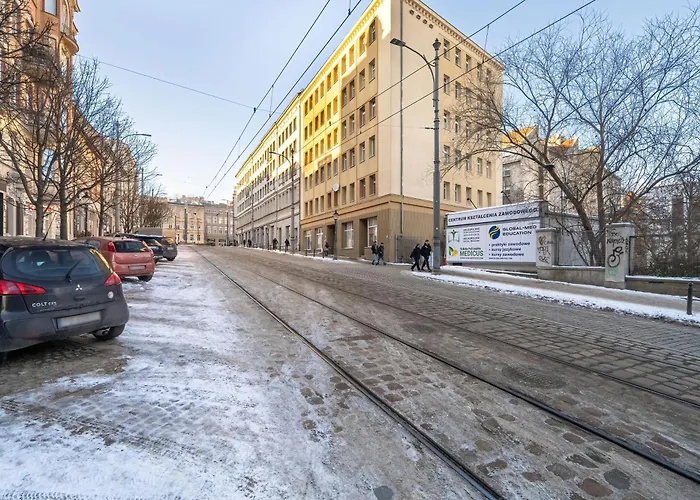 Jasne Studia Very Berry W Centrum Poznania By Renters Apartment Posen