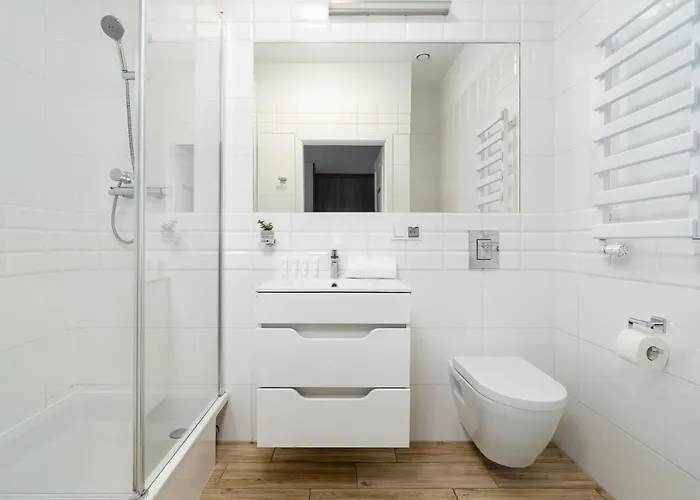 Jasne Studia Very Berry W Centrum Poznania By Renters Apartment *