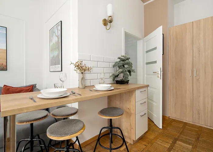 Jasne Studia Very Berry W Centrum Poznania By Renters Apartment *