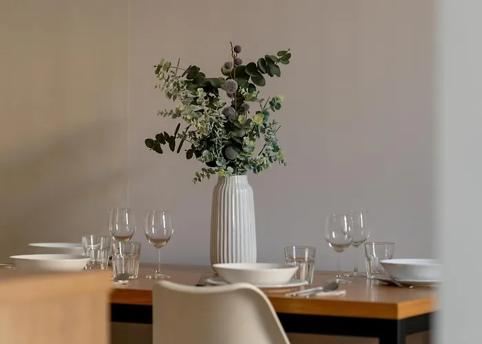 Jasne Studia Very Berry W Centrum Poznania By Renters Apartment *