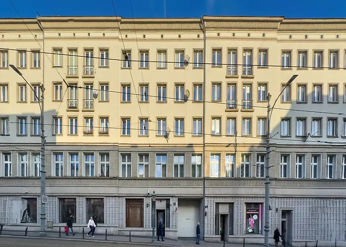 Jasne Studia Very Berry W Centrum Poznania By Renters * Posen