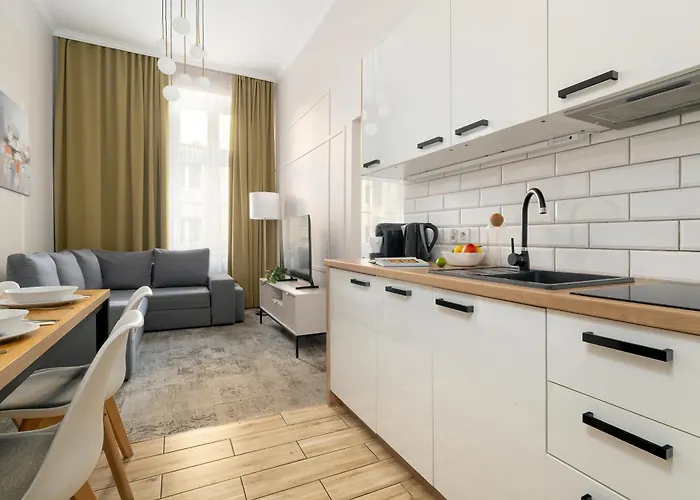 Apartment Jasne Studia Very Berry W Centrum Poznania By Renters *