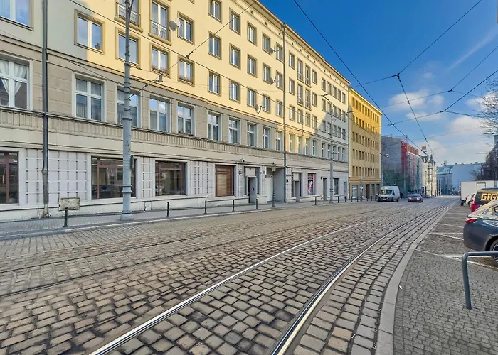 Jasne Studia Very Berry W Centrum Poznania By Renters Apartment Posen